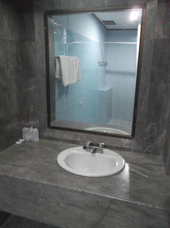 Tapee Hotel Surat Thani Ruang foto