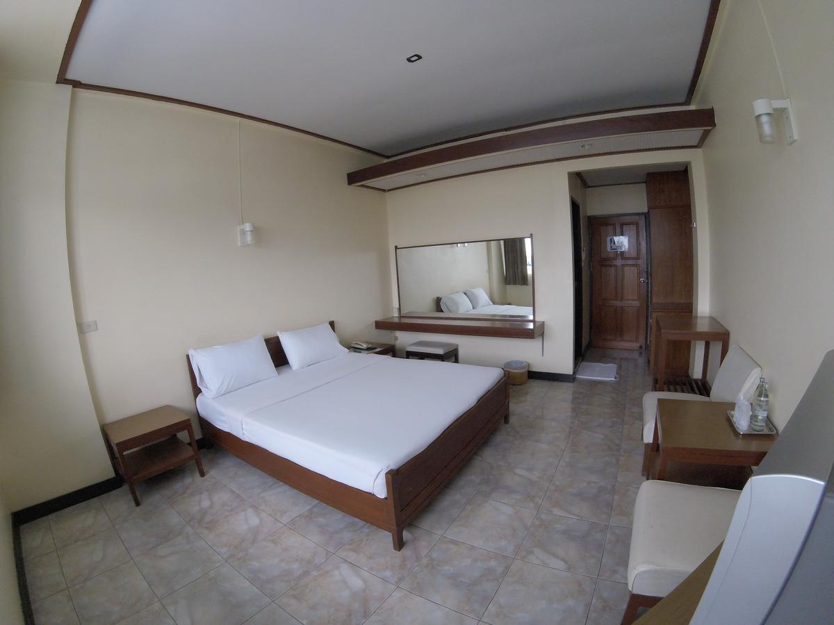 Tapee Hotel Surat Thani Bagian luar foto