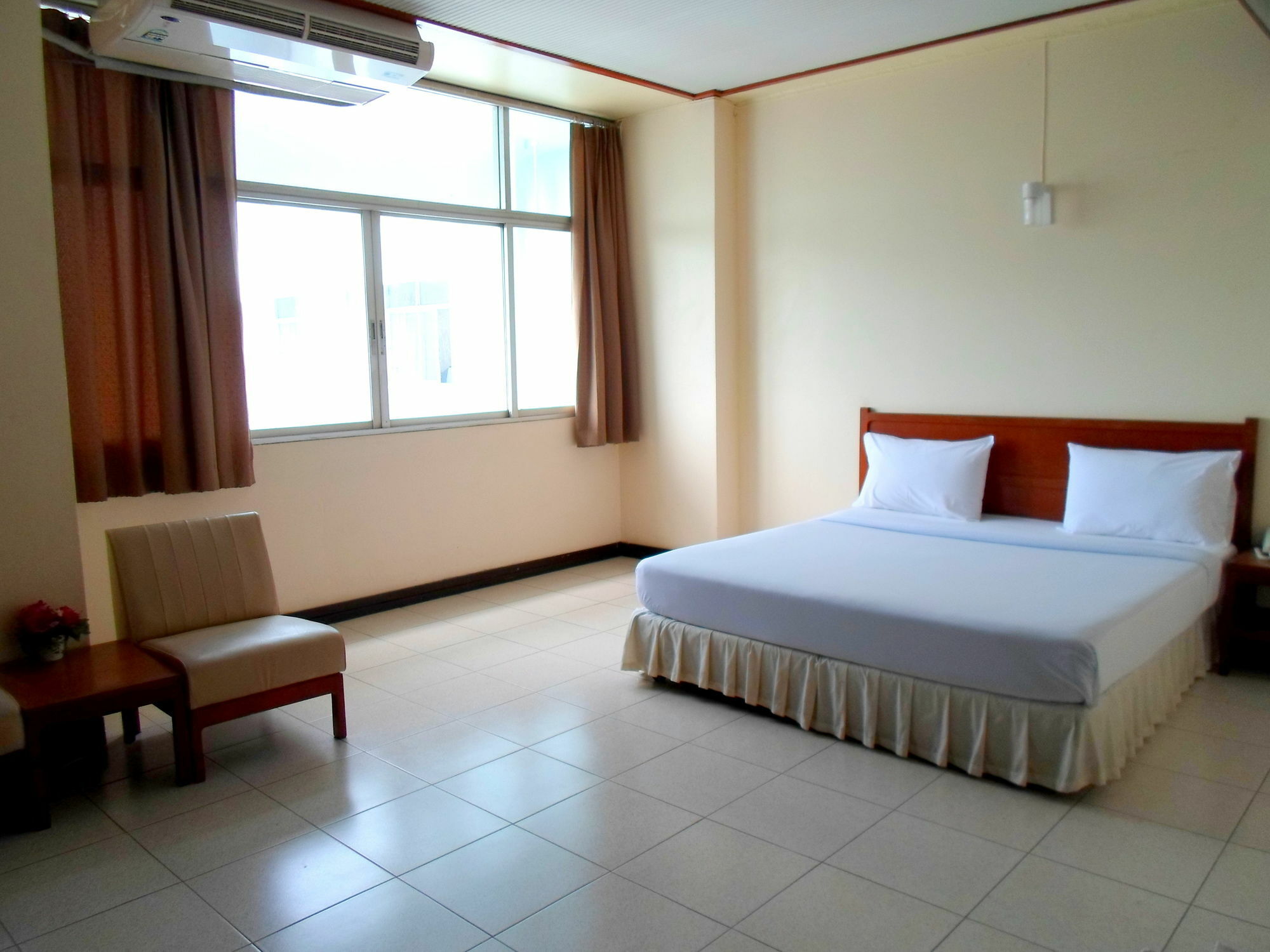 Tapee Hotel Surat Thani Bagian luar foto